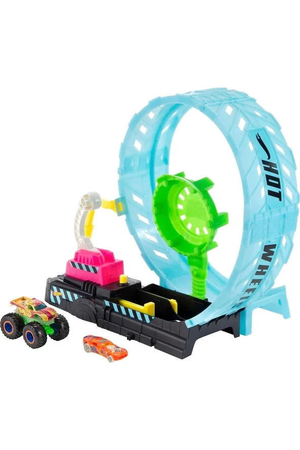 Hbn02 Hot Wheels Monster Trucks Karanlıkta Parlayan Çemberde Yarış Seti