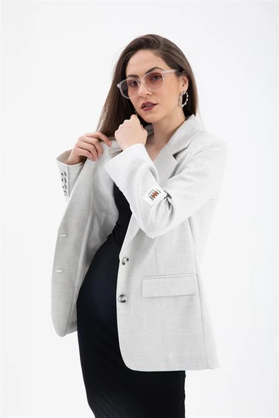 Üç Cep Kapaklı Kolu Arma Detaylı Poliviskon Ceket - Gri - Resim 2