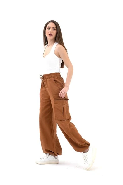 Yüksek Bel Beli ve Paçası Lastikli Paraşüt Kumaş Pantolon - Camel - Resim 5