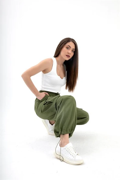 Yüksek Bel Beli ve Paçası Lastikli Paraşüt Kumaş Pantolon - Haki ürün görseli 1