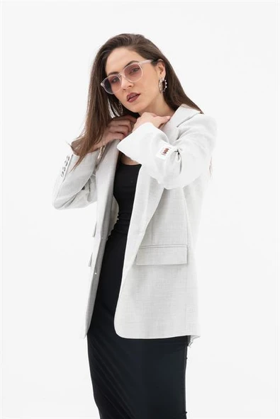 Üç Cep Kapaklı Kolu Arma Detaylı Poliviskon Ceket - Gri - Resim 3