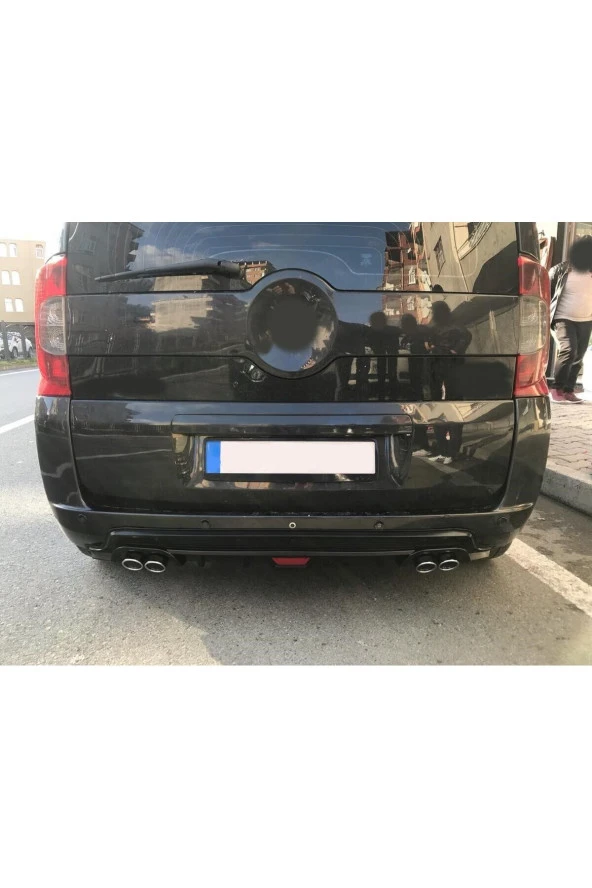 OTO H.İ.T.  FİAT FİORİNO UYUMLU BODY KİT DİFÜZÖR 4 ÇIKIŞ YUVARLAK SİYAH MODEL 2