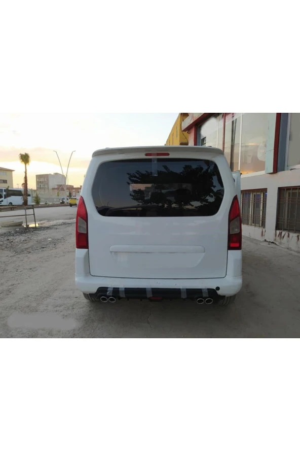 OTO H.İ.T.  PEUGEOT PARTNER UYUMLU BODY KİT DİFÜZÖR 4 ÇIKIŞ YUVARLAK SİYAH MODEL 2