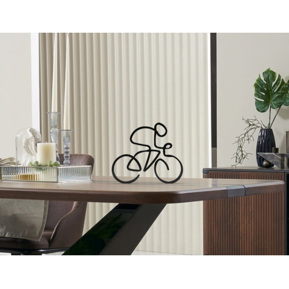 Bisikletçi minimalist sanat heykeli
