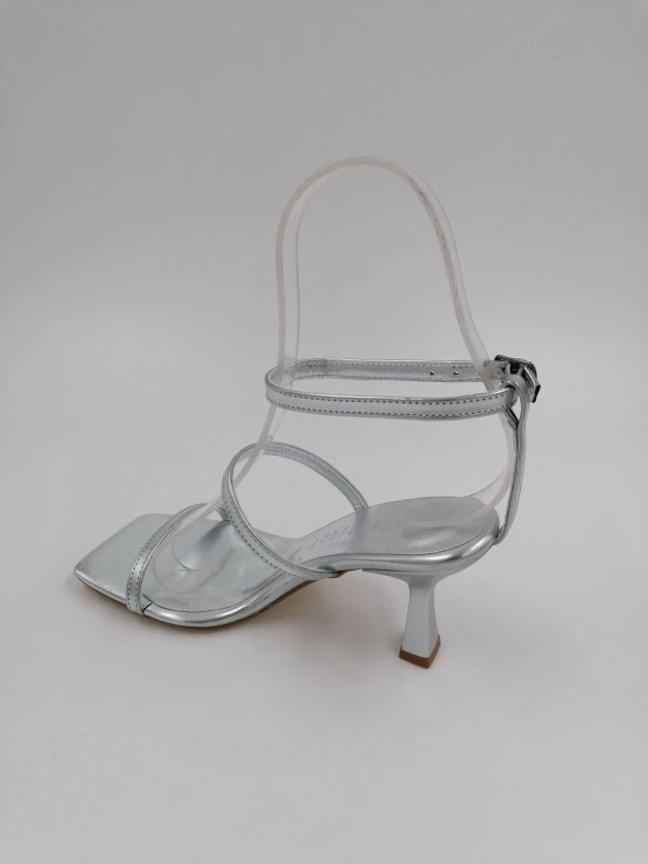 SOLMAZ LOUROS GÜMÜŞ METALİK TOPUKLU ABİYE AYAKKABI - Resim 2