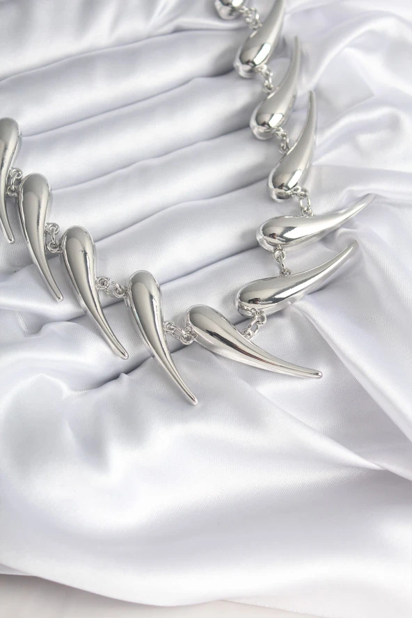 Özel ve Zarif: ShopZum VIP Seri Gümüş Renk Kadın Kolye