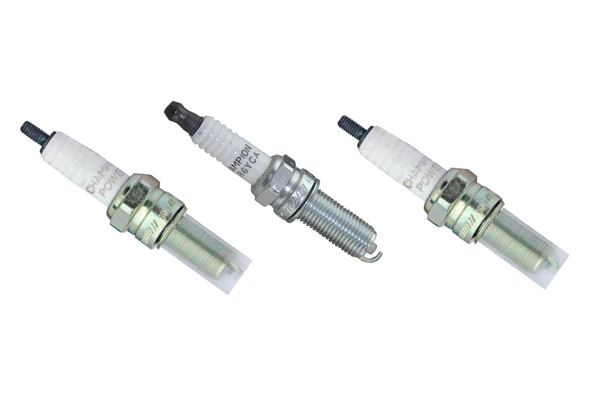 Bajaj Dominar 400 UG Orjinal Buji Takımı ürün görseli 1