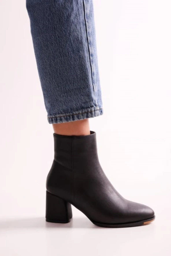 SOLMAZ HAYLEE SİYAH CİLT TOPUKLU BOT - Resim 4