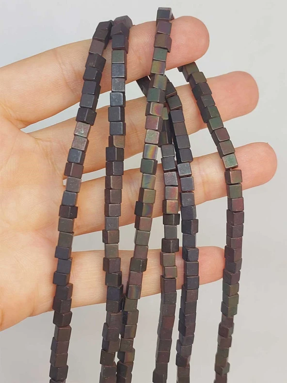 Hematit Taşı Küp Şekilli 4mm Dizi (49672) ürün görseli 1