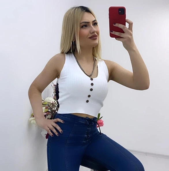 As Collection Beyaz Likralı Fit Düğme Detaylı Triko Kadın Crop Bluz