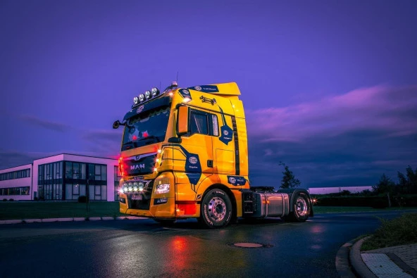 Hella Uzun Hüzme 12/24V H3 Halojen Far 1FD005700-471 - 6