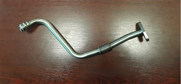 TURBO ŞARJ GERİ DÖNÜŞ HORTUMU TRANSIT V348-V363 2.2-2.4D 11 ARKA ÇEKER