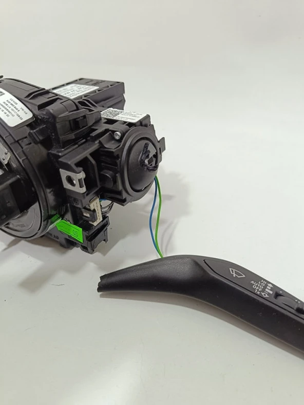 Audi Sinyal Silecek Kollu Direksiyon Sargısı 8V0953521JD-5Q0953549E-8V0953502BK Hasarlı (008) - 2