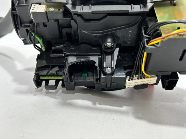 Audi Sinyal Silecek Kollu Direksiyon Sargısı 8V0953521HB-5Q0953549E-8V0953502AH Hasarlı (002) - 8