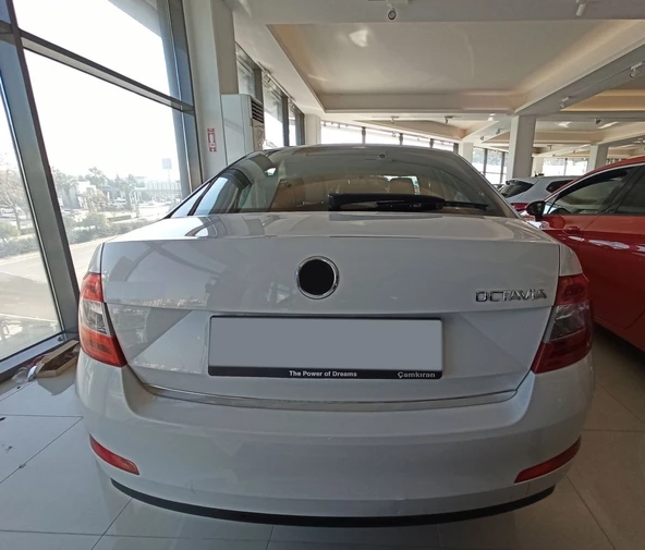 SKODA OCTAVIA 2015-2019 BAGAJ ÇITASI KROM