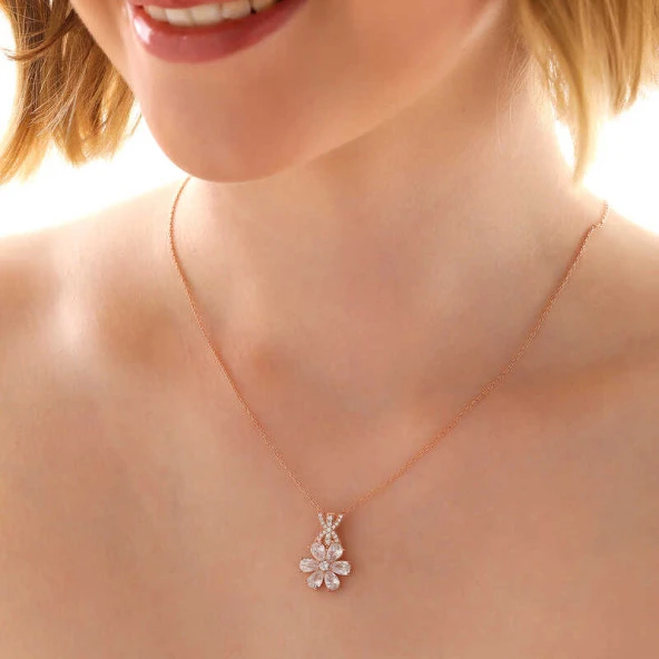 925 Ayar Gümüş Rose Beyaz Sevgi Çiçeği Kadın Kolye - Resim 2