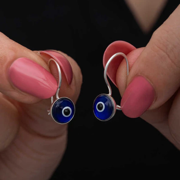 Gümüş Sallantılı Nazar Kadın Küpe ürün görseli 1