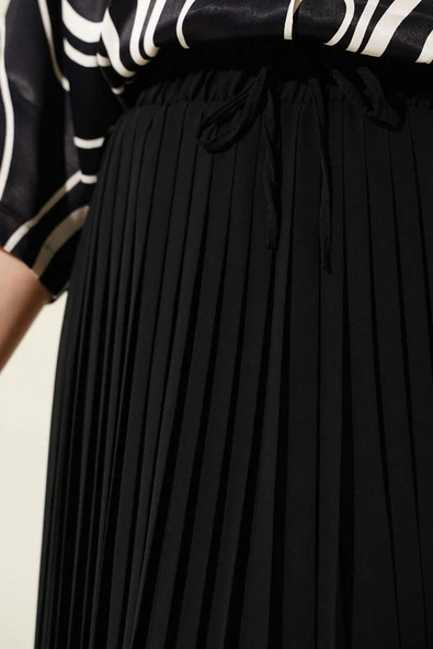 Bel Lastikli Sık Pileli Şifon Etek Siyah - 4