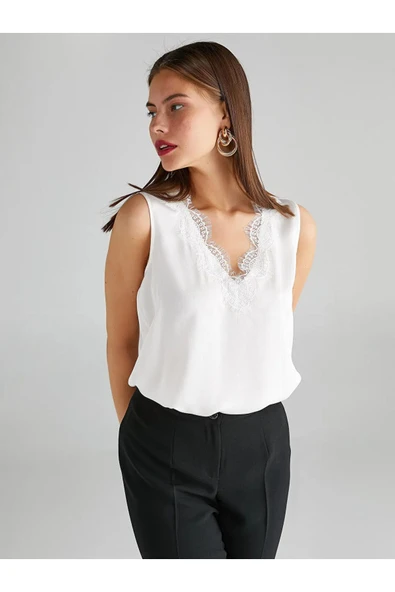 Faik Sönmez Dantel Detaylı V Yaka Kolsuz Kadın T-Shirt - Minimalist - 3