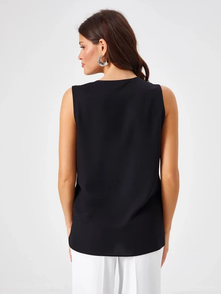 Faik Sönmez Minimalist V Yaka Kolsuz Kadın Atlet - Şık & Rahat - 2