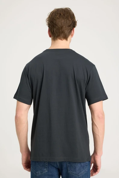Wrangler Oversize Erkek T-Shirt - Kısa Kol - Minimalist Tarz - Resim 5