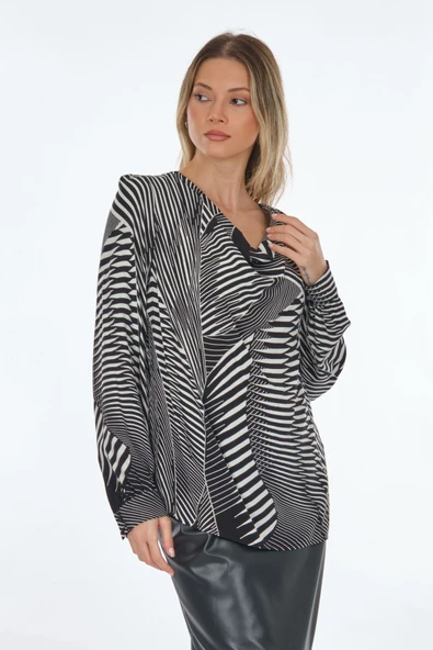 Perspective Minimalist Geometrik Desenli Uzun Kol Degaje Yaka Kadın Bluz - Resim 6