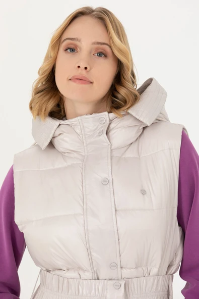 U.S. Polo Assn. Kapüşonlu Oversize Midi Kadın Yelek - Kışlık - 2