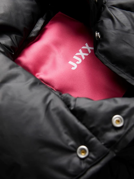 Jack&Jones JJXX Oversize Kapüşonlu Şişme Mont - Kışlık Sıcaklık ve Şıklık - 8