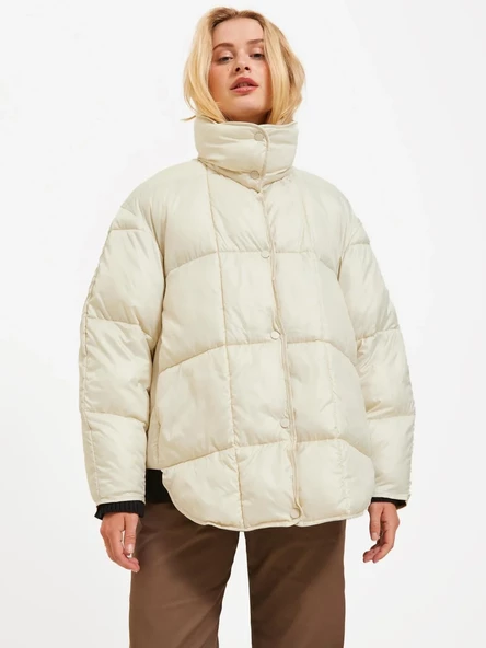 Jack&Jones JJXX Oversize Kapüşonlu Şişme Mont - Kışlık Sıcaklık ve Şıklık