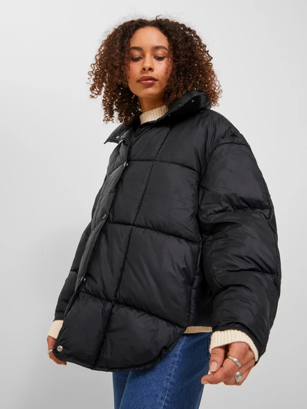 Jack&Jones JJXX Oversize Kapüşonlu Şişme Mont - Kışlık Sıcaklık ve Şıklık - 11