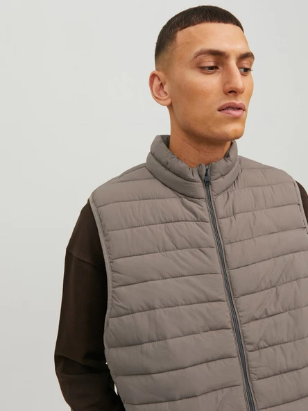Jack&Jones Oversize Fermuarlı Yaka Erkek Yelek - Minimalist Tarz - 12