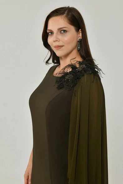 Alfa Beta Kadın Omzu Şifon Şal Aksesuarlı Midi Abiye Elbise 2316071 - Resim 3