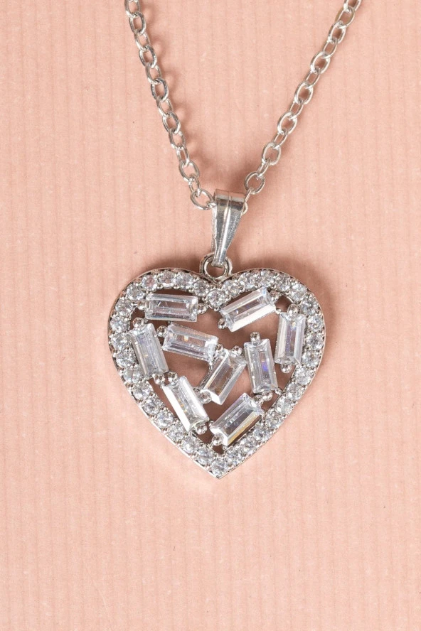 Beyaz Rodium Kaplama Baget Taşlı Kalp Kolye - 2
