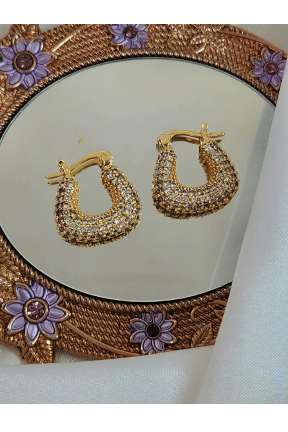 Arp Model Minimal Zirkon Taşlı Zarif Gold Renk Çelik Küpe - Resim 3