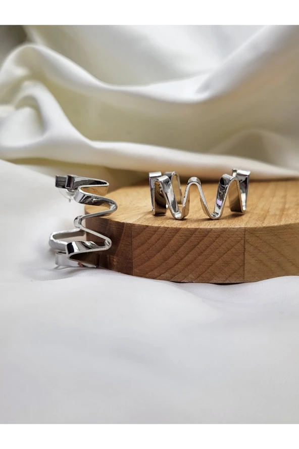 Zikzak Model Halka Silver Gümüş Renk Küpe ürün görseli