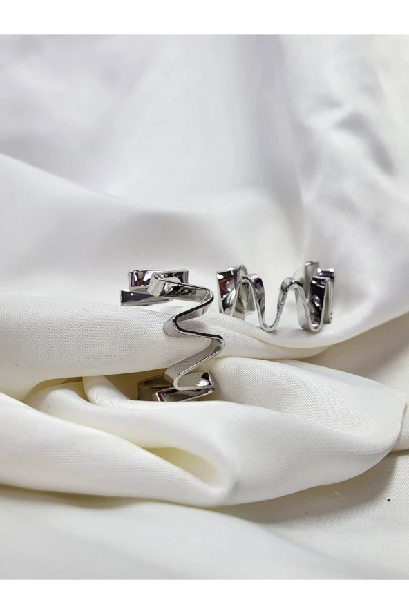 Zikzak Model Halka Silver Gümüş Renk Küpe - Resim 2