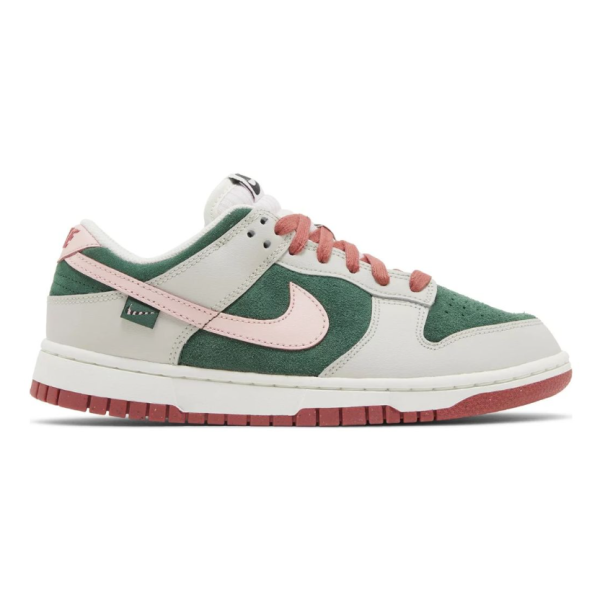 Nike Dunk Low SE All Petals United