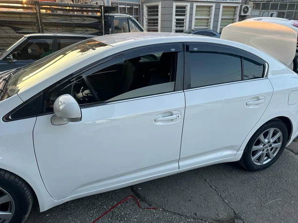 Avensis 2009-2016 Kromlu Cam Rüzgarlığı - 2