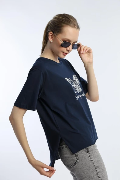Kadın Kelebek Baskılı Oversize Tişört Lacivert - Resim 3