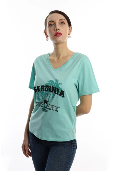 Kadın V Yaka Sardinia Baskılı Regular Fit Tişört Turkuaz - Resim 2