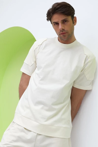 Erkek Kol Detaylı T-shirt Ekru