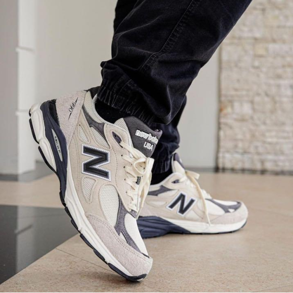 New Balance 990v3 Moonbeam - 2
