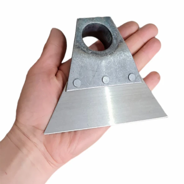 Çelik Uçlu Saplı Çapa El Yormayan 150gr Hafif Bahçe Toprak Kazması - 2