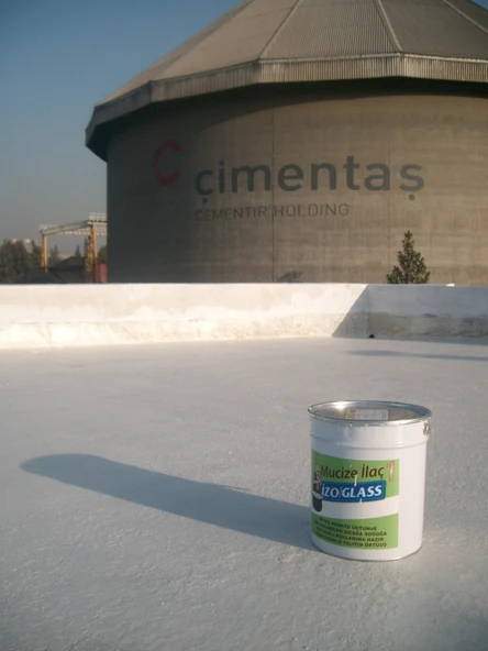 İzo White Glass Beyaz Mucize İlaç Solvent Bazlı Yalıtım Örtüsü 1 Kg - Resim 4