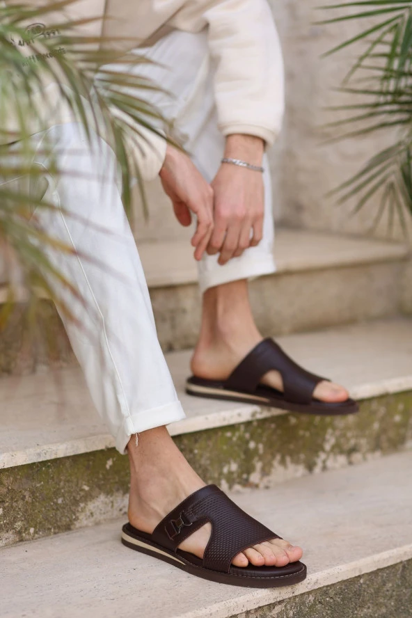 Hakiki Deri Toka Detaylı Özel Ortopedik Tasarım Erkek Terlik - Resim 3