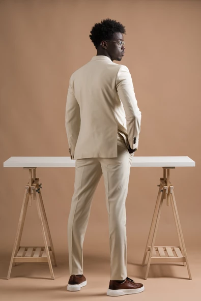 Carutte Slimfit Sivri Yaka Çift Pileli Dokulu Kumaş Kruvaze Takım Elbise - 7