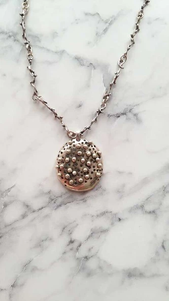 925 Ayar Gümüş Oval Deliklik Tasarım Kolye ürün görseli