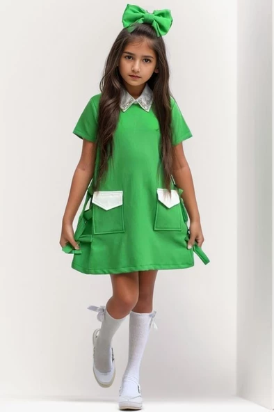 Kız Çocuk Yakası Taş İşlemeli Kısa Kollu Yanları Fiyonk Detaylı Önü Cepli Yeşil Elbise ürün görseli