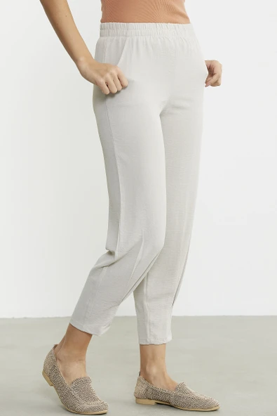 Paça Büzgü Detaylı Krep Pantolon - Taş - 4
