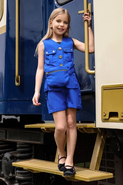 Kız Çocuk Düğme ve Cep Detaylı Kolsuz Yelek Penye Bluz Mavi Şortlu Takım - Resim 2